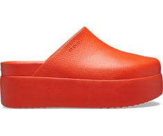 Dylan Platform Clog Cheap Trendy Slide Mules, Dylan Platform Crocs Outfit, Sling Back Clogs, Womens Clogs Crocs Shoes, Croc Clogs, Womens Crocs, Dylan Crocs Outfit, Dylan Platform Crocs, Clogs Crocs