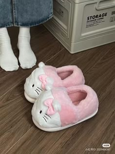 Hello Kitty Couch, Hello Kitty Slippers, Hello Kitty Merchandise, Hello Kitty Shoes, Hello Kitty Rooms, Kitty Clothes, Charmmy Kitty, Kitty Items, Hello Kitty Clothes