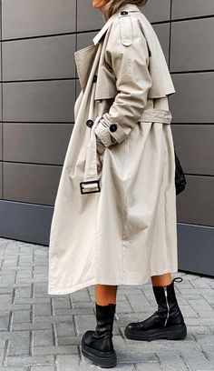 Shacket Outfit Women, Minimal Clothes, Nyc Outfits, Coat Pattern Sewing, Trench Coat Outfit, Dress Modern, Coat Outfits