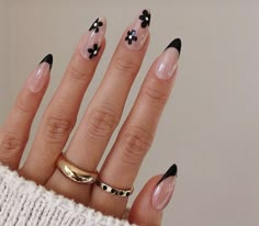 Black And White Nail French Tip, Nails French Tip Black And White, Clear Nail With Black Design, Mail Inspo Almond Black, Simple Nail Ideas Ballerina, Black Flower Nails Design, Dainty Black Nail Designs, Nail Art With Black And White, Black French Tip Nails With Accent Nail