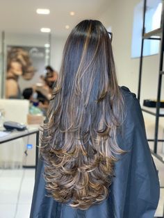 Long Hair Highlights, Haircuts For Long Hair With Layers, Brown Hair Looks, Easy Hairstyles For Thick Hair, Hair Mistakes, Bridal Hair Buns, Haircut Types, Hairstyles For Layered Hair, Haircuts For Wavy Hair