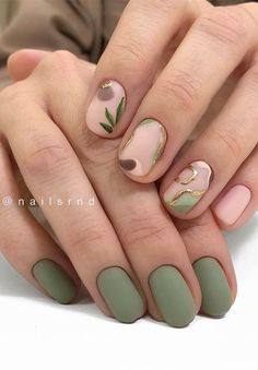 Matte Green Nails, Grad Nails, Minimal Nails Art, Milky Nails, Elegant Nail Art, Matte Nails Design, Minimal Nails, Nails Polish, Floral Nails