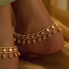 "Kundan Payal/Kundan Anklets/Indian Payal/Indian Anklets/Indian Jewelry/Polki Payal/Sabyasachi Payal/Pajeb/Indian Jewelry/Indian Bridal Payal Features: - Length: 10\"-11\" - Indian Kundan Anklets in Golden finish. - Very Elegant and stylish, this set can be paired with any Attire depending upon the occasion and the theme. - The base is pure brass which makes this very sturdy and of good quality. - 100% guarantee on the polish- it will not lose its finish/color/shine. - Very lightweight and Hand Luxury Cutdana Chandbalis For Festivals, Luxury Chandbali Bracelets For Diwali, Luxury Elegant Kundan Tikka, Luxury Traditional Tikka, Festive Temple Jewelry Anklets With Tilla, Traditional Tilla Anklets For Festive Occasions, Festive Wedding Cutdana Anklets, Diwali Kundan Anklets With Latkans, Festive Tilla Anklets For Diwali