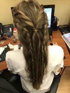 The Hobbit Hairstyles, Medival Hairstyle Long Hair, Skyrim Hairstyles, Medival Hairstyle Easy, Elves Hairstyle, Slavic Hairstyles, Irish Hairstyle, Elf Braids, Medieval Makeup