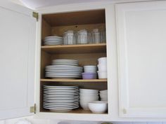 the best way to paint cabinet shelves