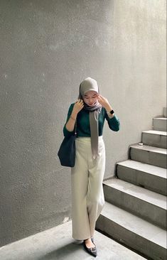 Outfit Kuliah Hijab, Outfit Hijab Ideas, Ootd Hijab Simple, Outfit Ngampus, Outfit Hijab Casual, Fashion Identity, Hijab Look, Hijab Style Casual, Casual Hijab Outfit