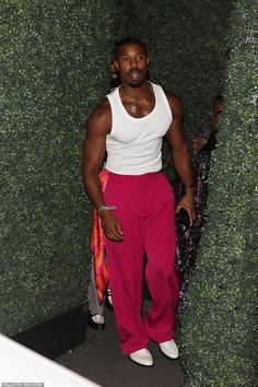 Michael B Jordan Outfits Casual, Michael B Jordan Outfits Fashion Styles, Michael B Jordan Style Casual, Michael B Jordan Fashion, Black Men Birthday Outfit, Black Man Outfits, Men Birthday Outfit, Summer Outfits Black Men, Black Man Fashion