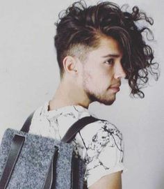 Hairstyles Men Curly Hair, Long Undercut, Undercut Curly Hair, Men Curly Hair, Curly Hair Ideas, Popular Mens Hairstyles, Hipster Hairstyles, Undercut Men, Tapered Hair