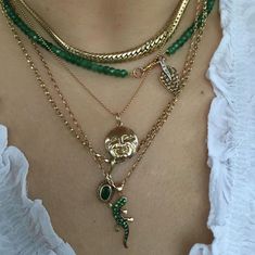 Aesthetic Sleeping Beauty, Maleficent Aesthetic, Neckmess Ideas, Aesthetic Sleeping, Green Necklaces, Stacked Necklaces, Gold And Green