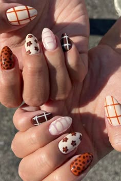 Fall nail colors and ideas Orange Nail Designs, Plaid Nails, Fall Nail Art, Fall Nail Colors, Dipped Nails, Orange Nails