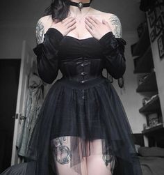 Romantic Goth Outfits, Vampire Clothes, Alt Outfits, Corset Fashion, Instagram Outfits, Dark Fashion