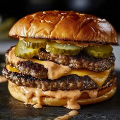 Shake Shack Burger Recipe, Juicy Hamburger Patties, Beef Burger Patty Recipe, Juicy Lucy Burger Recipe, Buttermilk Fried Chicken Tenders, Totchos Recipe, Honey Garlic Ribs, Burger Patty Recipe, Secret Sauce Recipe