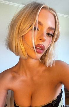 Mekap Mata, Smink Inspiration, Short Blonde, Short Blonde Hair, Pretty Makeup, Aesthetic Hair, Makeup Routine, Maquillaje De Ojos, Fashion Makeup