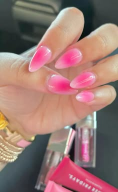 #nails #pink #aura #gold #jewelry #backtoschoolnails Pink Aura Nails Coffin, Aesthetic Girly Nails, Spring Airbrush Nails, Birthday Inspo Nails, Birthday Nails Ideas Pink, Preppy Nail Ideas Summer, Spencer Barbosa Nails, Pink Nails Aura, Hot Pink Aura Nails