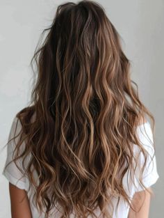 Everyday Wavy Hairstyles, Long Layered Haircut Wavy Hair, Effortless Wavy Hair, Cuts For Long Wavy Hair, Wavy Hair Down, Layered Hair Long Wavy, Long Layers With Face Framing Pieces Wavy Hair, Wavy Hair Cuts Long, Long Layers For Wavy Hair