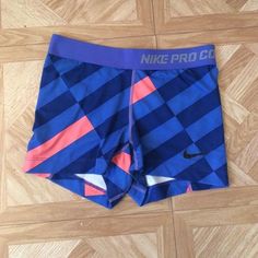 Nike Pros Super cute, fine condition, rare pattern Nike Pros! Nike Pants Official Shoes, Shoes Store