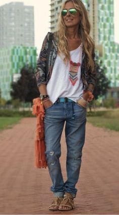 Boyfriend Jeans Kombinieren, Look Hippie Chic, Chic Clothing Style, Moda Hippie, Looks Jeans, Estilo Hippie, Ray Ban Aviator