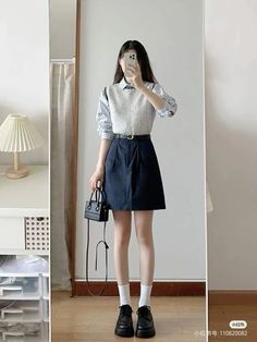 Classic Ootd, Preppy Chic Outfits, Outfits Church, Korean Fashion Work, Neat Casual Outfits, Outfit Korean Style, Simple Casual Outfits, Office Casual Outfit, Korean Casual Outfits