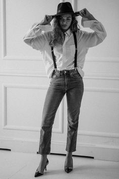 Men Clothes On Women, Women With Suspenders Outfit, Suspended Outfits Women, How To Style Suspenders, Suspenders For Women Aesthetic, Womens Suspenders, Mens Clothing On Women, Manly Outfits For Women, Women Outfits With Suspenders