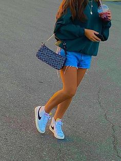 Hightop Sneakers Outfits, Nike Blazer Shorts Outfit, Summer Nike Blazer Outfits, Nike Blazer Outfits Summer, Outfits With Nike Blazer Mid 77, How To Style Blazers Shoes, Nike Blazers With Shorts, Mid Blazer 77 Outfit