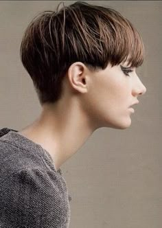 #hairdare Cute Pixie Cuts, Bowl Haircuts, Chic Short Hair, Bowl Cut, Pixie Cuts, Short Pixie, Grunge Hair