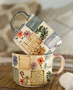 💖💖💖 Ceramic Cafe, Pottery Glaze, Pottery Painting Designs, Cup Crafts, Painted Mugs