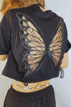 Harajuku Fashion Goth, Grunge Butterfly, Blusas Crop Top, Lace Butterfly, Y2k Harajuku, Cutout Crop Top, Tøp Aesthetic, Stylish Crop Top