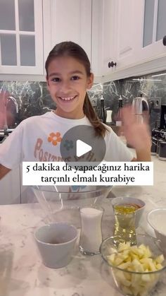 Merve Mutlu on Instagram: "Çok kısa sürede yapacağınız harika bir tarifle geldik💖

Malzemeler ; 

2 yumurta
1 kabartma tozu 
1 çay bardağı şeker 
1 çay bardağı sıvı yağ
1 tatlı kaşığı tarçın 
3 su bardağı un 
1 adet elma 

Hepsini karıştırdıktan sonra kıvamlı bir hamur elde edeceksiniz. Üzerine dilimlenmiş elmaları da koyup yoğurun. Azıcık elinize un alırsanız elinize yapışmaz daha kolay şekil verirsiniz. İsterseniz Ceviz de ekleyebilirsiniz. 
Önceden ısıtılmış 180 derecelik fırında üzeri kızarana kadar pişirin😊

Beğendiniz mi😊

marke gözüktüyse #reklam değil tavsiye #tarçınlıkurabiye #elmalıkurabiye"