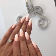 ombre nageldesign nageldesign babyboomer hand eleganter goldener ring mit kleinem her pastell orange weiß ombre look Baby Boomers Nails, Ombre Nail Art Designs, Indigo Nails, Modern Nails, Nail Art Ombre, Nail Swag, Matte Nails, Ombre Nails, Wedding Nails