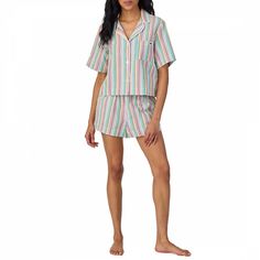 The short sleeve shirt has a cropped fit notch collar and chest pocketThe boxer pyjama shorts are finished with an elastic waist. Colour: MultiComposition: 100% COTTON