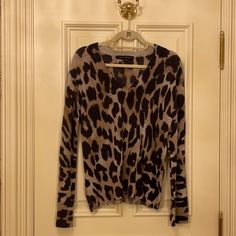 Super Soft And Luxurious Feel Cheetah Print Sweater Skull Cashmere Sweaters, Leopard Print Long Sleeve Sweater, Black Tiger Print Crew Neck Top, Casual Leopard Print Crew Neck T-shirt, Cheetah Cardigan, Printed Sweater, Cheetah Print, Cashmere Sweaters, Colorful Sweaters