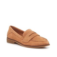 Lucky Brand-Eryka Loafer Enjoy tailored styling in the Eryka loafer from Lucky Brand. This pair is perfect for work thanks to the intricate pointed moc toe, bit accent, and cutaway lip. Crafted with suede for a quality touch. Women’s Business Casual Shoes, Women’s Loafers, Tan Loafers Outfit Women, Tan Loafers Outfit, Shoes For Women Work, Loafers Outfit Women, Womens Loafers, Loafers Outfit, Suede Loafers