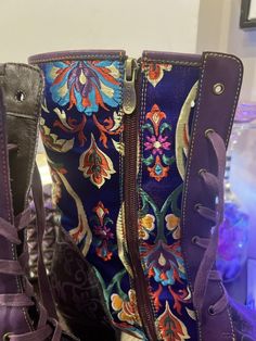 Whimsical Boots, Sock Ideas, Art Hats, Retro Inspired Outfits, Embroidery Boots, Ethiopian Opal Ring, Exotic Fashion, Shoe Inspo, Womens Mid Calf Boots