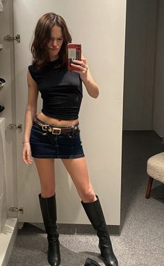 00s Mini Skirt Outfit, Rodeo Outfits, Short Skirt, College Outfits, Fashion Killa, Everyday Outfits, Aesthetic Clothes, Fashion Inspo Outfits, Spring Outfits