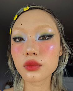 Color Block Makeup, Artsy Makeup, Trending Makeup, Instagram Painting, Cool Makeup Looks, Crazy Makeup, Eye Makeup Art