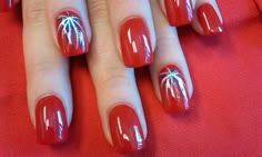 23 Terrific Fireworks Nail Designs - Pretty Designs 4th Of July Nails Simple, Gold Fireworks, Nail Time