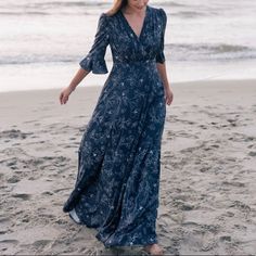 Beautiful, Nwt Irene Maxi Dress From Gal Meets Glam In Size 2. This Dress Is So Pretty And The Skirt Flows So Beautifully. Irene Dress, Gal Meets Glam Collection, Glam Dress, Elegant Attire, Gal Meets Glam, Floral Print Maxi Dress, Floral Print Maxi, Stylish Dress Designs, Glam Dresses