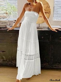 Olivia Mark - Sleeveless Monochromatic Maxi Dress with Lace Accent and Plunging Neckline for a Sensual Yet Elegant Holiday Look Plain Dresses, Holiday Maxi Dress, White Lace Wedding Dress, Pics Inspo, Casual White Dress, Black White Yellow, Plain Dress, Trends 2023, Long White Dress