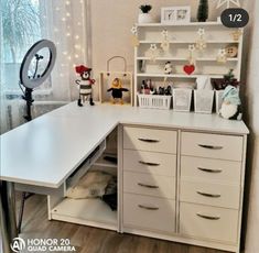 Nail Room Set Up At Home, Nail Station Ideas Small Spaces, Small Nail Room Ideas, Nail Desk Ideas, Nail Room Ideas, Nail Desk