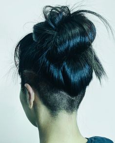 Undercut Hairstyle, Undercut Hairstyles Women, Undercut Long Hair, Undercut Styles, Nape Undercut, Shaved Undercut, Undercut Women, Hair To One Side, Edgy Hair