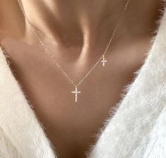 Cross Necklace Aesthetic, Double Cross Necklace, Cross Accessories, S Necklace, Flawless Diamond, Cross Chain, Classy Jewelry