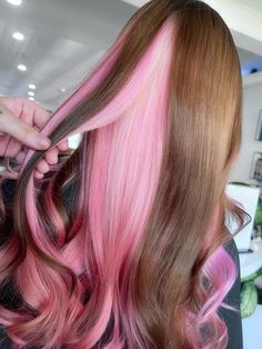 #pastelpinkhair #pinkandbrown #cutehair #pinkhair #brownandpinkhair Chocolate Strawberry Hair Color, Light Brown With Pink Highlights, Chocolate Pink Hair, Light Brown Pink Hair, Brown Pink And Blonde Hair, Pink Hair Tips Brunette, Light Brown And Pink Hair