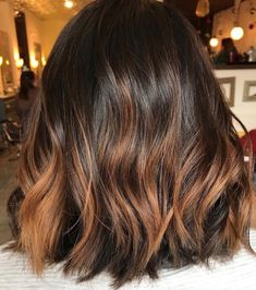 Hairstyles Layers, Haircuts Women, Darker Hair, 2024 Manifestation, Medium Haircuts, Fresh Haircut, Haircut Types, Hair Brunette, Popular Haircuts