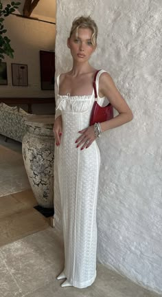 White Crochet Outfit Ideas, Brazil Dress Outfit, Soft White Outfit Aesthetic, Italy Core Outfits, Poetic Outfits, Boho Romantic Style Outfit, Womens Summer Fashion 2024, White Dress Dinner, Spring 2025 Fashion Trends