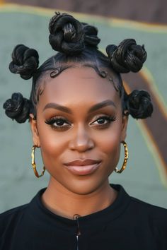 34 Amazing 1990s Hairstyles to Try for Fun. Looking for fun 1990s hairstyles? These stunning and versatile styles offer amazing options for experimenting with new looks and celebrating timeless trends!