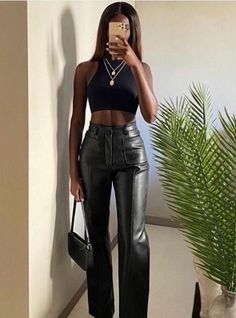 Leather Pants Outfit Going Out, Leather Pants Outfit Night, Black Top Outfit, December Outfits, Leather Pants Outfit, Outfit Night, Party Fits, Winter Fashion Outfits, Night Outfits