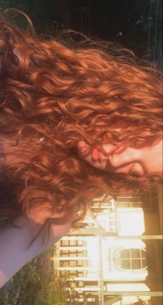 Curly Ginger Hair Aesthetic, Curly Red Hair Aesthetic, Ginger Wavy Hair, Ginger Hair Curly, Wavy Ginger Hair, Red Hair Wavy, Long Curly Red Hair, Orange Curly Hair, Ginger Curls