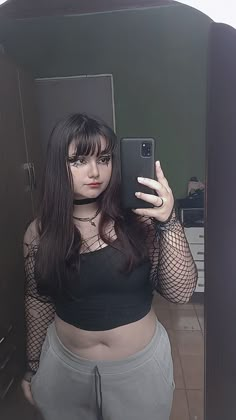 Soft Belly Pooch Aesthetic, Estilo Egirl, Gorditas Aesthetic, Chubby Goth Outfit, Chubby Goth, Thick Goth, Plus Size Baddie Outfits, Crazy Women, Aesthetic Grunge Outfit