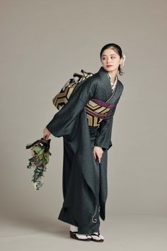 Pose Mannequin, Japanese Fashion Trends, Pretty Kimonos, Japanese Traditional Clothing, Kimono Japan, Traditional Japanese Kimono, Kimono Design, Traditional Kimono, Aikido