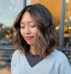 Layered Bobs For Thick Hair, Layered Bob For Thick Hair, Bobs For Thick Hair, Choppy Layered Bob, Bob For Thick Hair, Long Bob Blonde, Layers Bangs, Subtle Blonde Highlights, Chic Short Hair